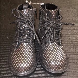 NWTS Girls Combat Boots with Holographic Star Pattern 7T Girls